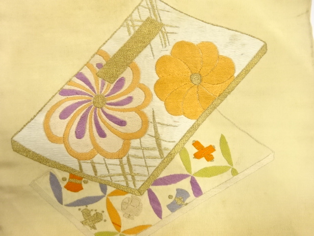 アンティーク　読み本に捻じり花・宝尽くし模様刺繍名古屋帯